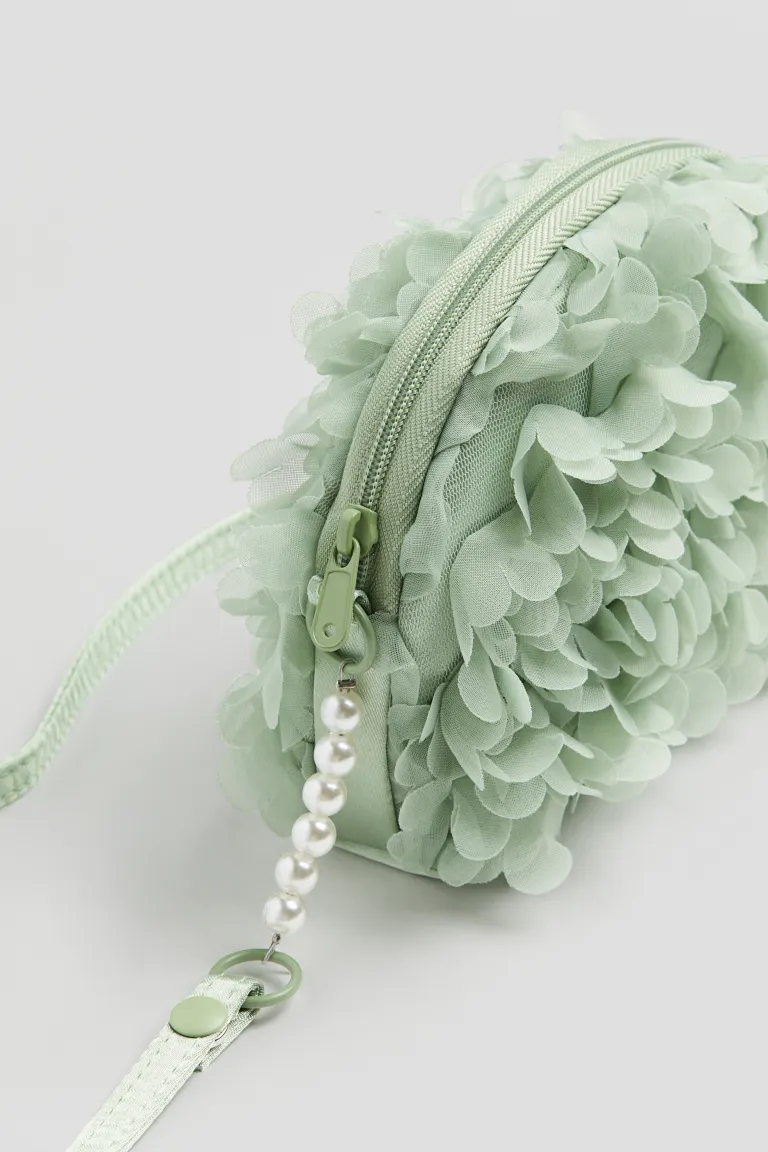 Fabric flower-covered shoulder bag - Image 2
